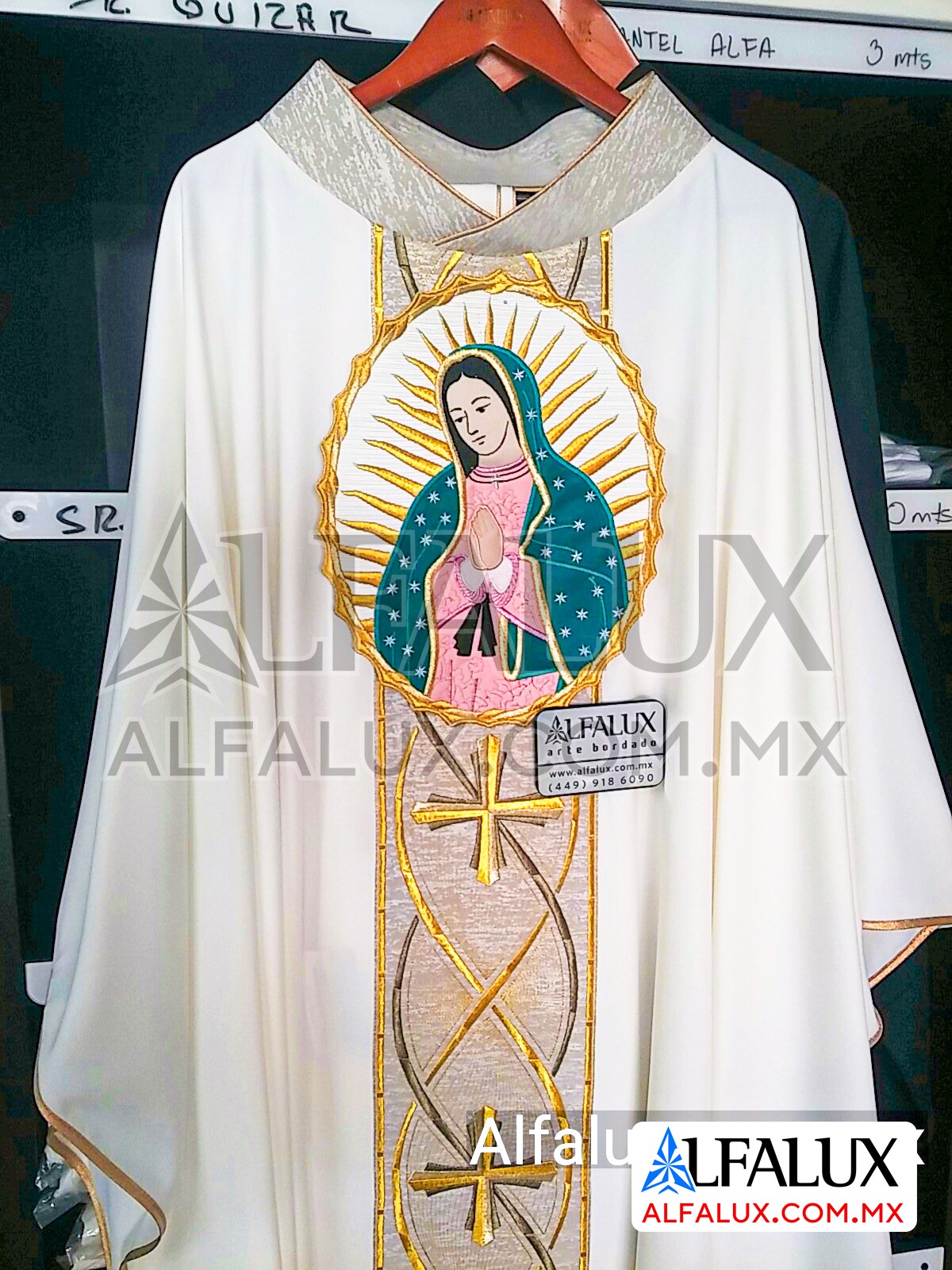 13 REINO BRONCE Brocado Medallon Virgen